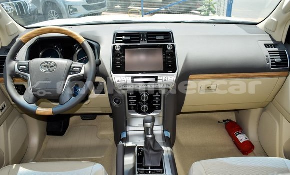 Buy New Toyota Land Cruiser Prado White Car in Amleang in Kampong Speu Province Buy New Toyota Land Cruiser Prado White Car in Amleang in Kampong Speu Province