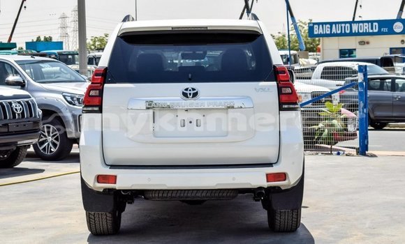 Buy New Toyota Land Cruiser Prado White Car in Amleang in Kampong Speu Province Buy New Toyota Land Cruiser Prado White Car in Amleang in Kampong Speu Province
