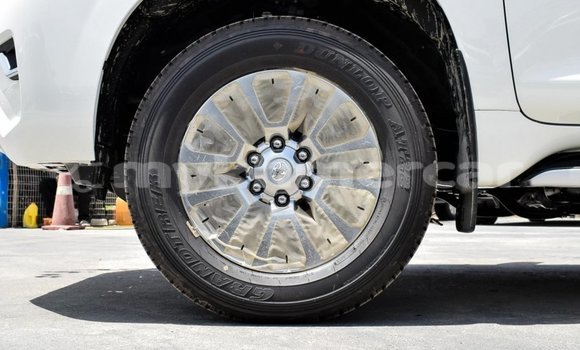 Buy New Toyota Land Cruiser Prado White Car in Amleang in Kampong Speu Province Buy New Toyota Land Cruiser Prado White Car in Amleang in Kampong Speu Province