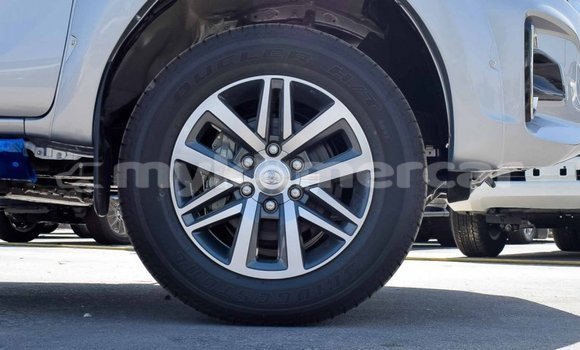 Buy New Toyota Hilux Silver Car in Banlung in Ratanakiri Province Buy New Toyota Hilux Silver Car in Banlung in Ratanakiri Province