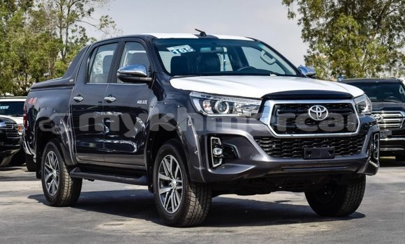 Buy New Toyota Hilux Black Car in Amleang in Kampong Speu Province Buy New Toyota Hilux Black Car in Amleang in Kampong Speu Province