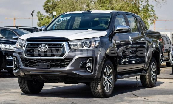 Buy New Toyota Hilux Black Car in Amleang in Kampong Speu Province Buy New Toyota Hilux Black Car in Amleang in Kampong Speu Province