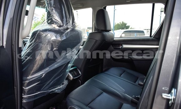 Buy New Toyota Hilux Black Car in Amleang in Kampong Speu Province Buy New Toyota Hilux Black Car in Amleang in Kampong Speu Province