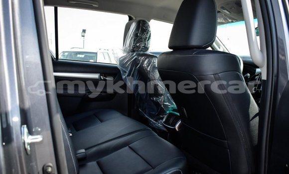 Buy New Toyota Hilux Black Car in Amleang in Kampong Speu Province Buy New Toyota Hilux Black Car in Amleang in Kampong Speu Province