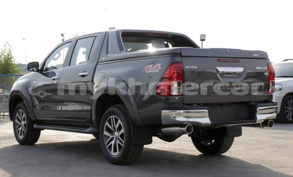 Buy New Toyota Hilux Black Car in Amleang in Kampong Speu Province Buy New Toyota Hilux Black Car in Amleang in Kampong Speu Province