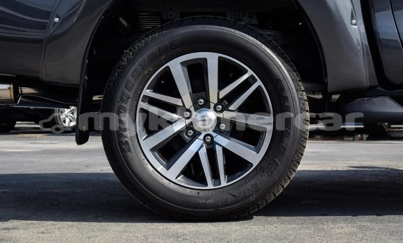 Buy New Toyota Hilux Black Car in Amleang in Kampong Speu Province Buy New Toyota Hilux Black Car in Amleang in Kampong Speu Province