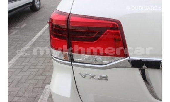 Acheter Import Voiture Toyota Land Cruiser Blanc à Import - Dubai, Kampot Province Acheter Import Voiture Toyota Land Cruiser Blanc à Import - Dubai, Kampot Province