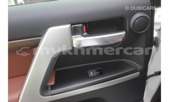 Acheter Import Voiture Toyota Land Cruiser Blanc à Import - Dubai, Kampot Province Acheter Import Voiture Toyota Land Cruiser Blanc à Import - Dubai, Kampot Province