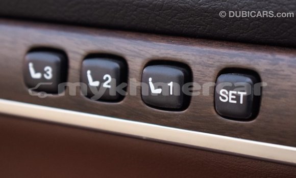 Acheter Import Voiture Toyota Land Cruiser Blanc à Import - Dubai, Kampot Province Acheter Import Voiture Toyota Land Cruiser Blanc à Import - Dubai, Kampot Province