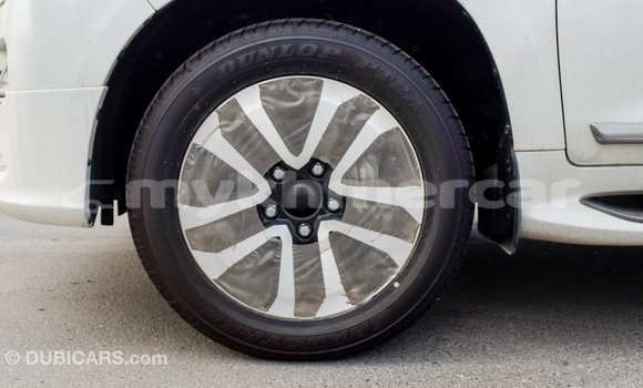 Acheter Import Voiture Toyota Land Cruiser Blanc à Import - Dubai, Kampot Province Acheter Import Voiture Toyota Land Cruiser Blanc à Import - Dubai, Kampot Province