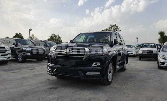Buy New Toyota Land Cruiser Black Car in Amleang in Kampong Speu Province Buy New Toyota Land Cruiser Black Car in Amleang in Kampong Speu Province