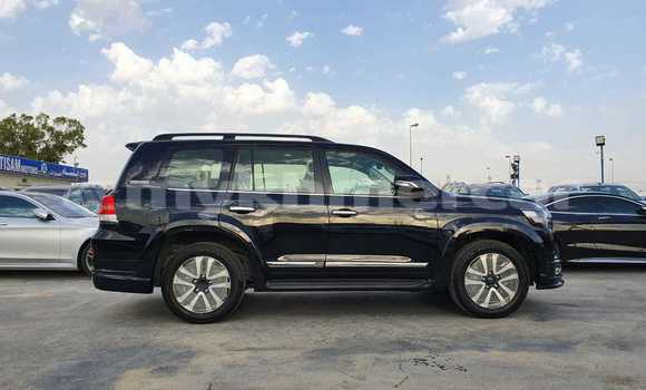 Buy New Toyota Land Cruiser Black Car in Amleang in Kampong Speu Province Buy New Toyota Land Cruiser Black Car in Amleang in Kampong Speu Province