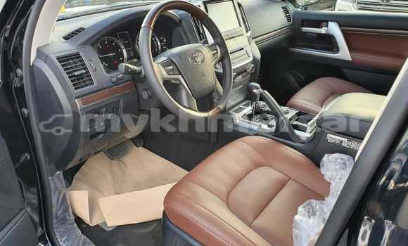 Buy New Toyota Land Cruiser Black Car in Amleang in Kampong Speu Province Buy New Toyota Land Cruiser Black Car in Amleang in Kampong Speu Province