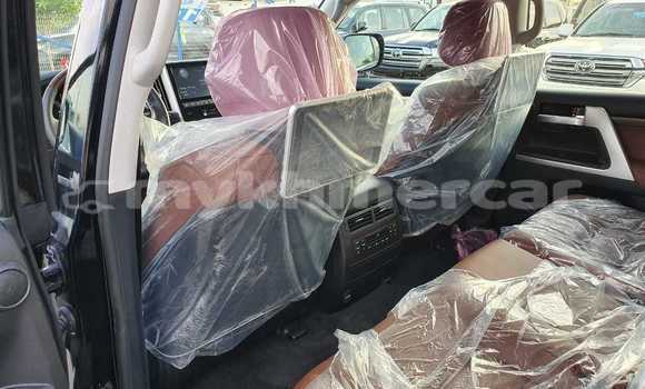 Buy New Toyota Land Cruiser Black Car in Amleang in Kampong Speu Province Buy New Toyota Land Cruiser Black Car in Amleang in Kampong Speu Province