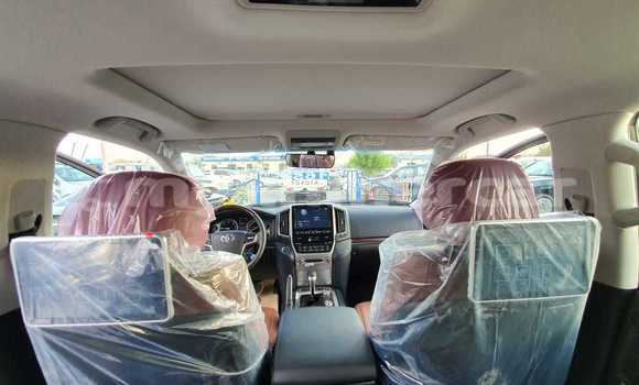 Buy New Toyota Land Cruiser Black Car in Amleang in Kampong Speu Province Buy New Toyota Land Cruiser Black Car in Amleang in Kampong Speu Province