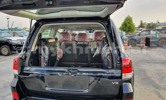 Buy New Toyota Land Cruiser Black Car in Amleang in Kampong Speu Province Buy New Toyota Land Cruiser Black Car in Amleang in Kampong Speu Province