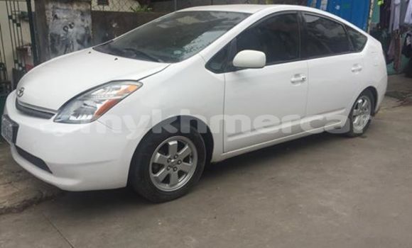 Buy Used Toyota Prius White Car in Phnom Penh in Phnom Penh Buy Used Toyota Prius White Car in Phnom Penh in Phnom Penh