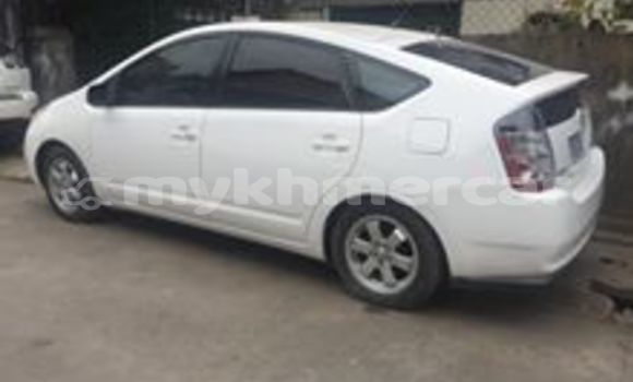 Buy Used Toyota Prius White Car in Phnom Penh in Phnom Penh Buy Used Toyota Prius White Car in Phnom Penh in Phnom Penh