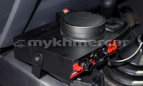 Buy New Toyota Land Cruiser White Car in Amleang in Kampong Speu Province Buy New Toyota Land Cruiser White Car in Amleang in Kampong Speu Province