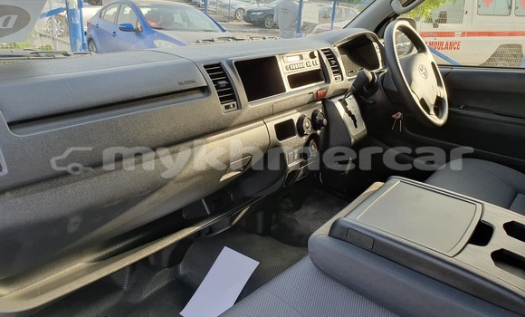 Buy New Toyota Hiace White Car in Amleang in Kampong Speu Province Buy New Toyota Hiace White Car in Amleang in Kampong Speu Province