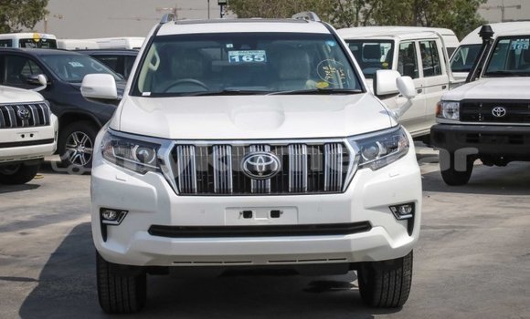 Buy New Toyota Prado White Car in Amleang in Kampong Speu Province Buy New Toyota Prado White Car in Amleang in Kampong Speu Province