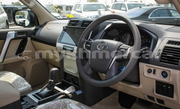 Buy New Toyota Prado White Car in Amleang in Kampong Speu Province Buy New Toyota Prado White Car in Amleang in Kampong Speu Province