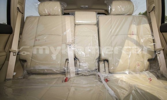 Buy New Toyota Prado White Car in Amleang in Kampong Speu Province Buy New Toyota Prado White Car in Amleang in Kampong Speu Province