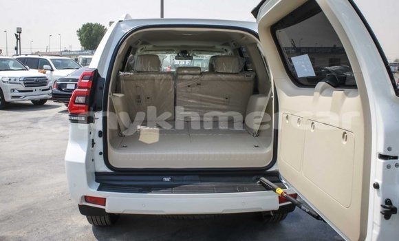 Buy New Toyota Prado White Car in Amleang in Kampong Speu Province Buy New Toyota Prado White Car in Amleang in Kampong Speu Province