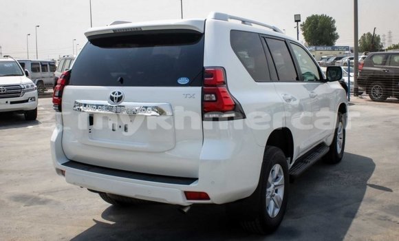 Buy New Toyota Prado White Car in Amleang in Kampong Speu Province Buy New Toyota Prado White Car in Amleang in Kampong Speu Province