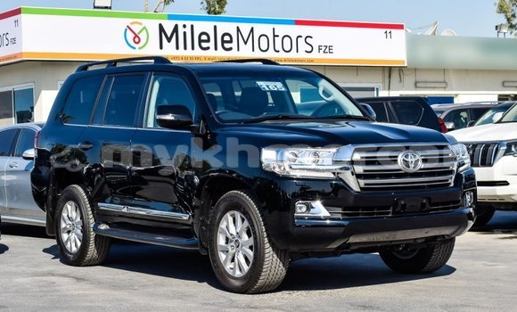 Buy New Toyota Land Cruiser Black Car in Amleang in Kampong Speu Province Buy New Toyota Land Cruiser Black Car in Amleang in Kampong Speu Province