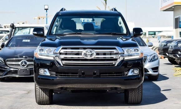 Buy New Toyota Land Cruiser Black Car in Amleang in Kampong Speu Province Buy New Toyota Land Cruiser Black Car in Amleang in Kampong Speu Province