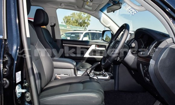 Buy New Toyota Land Cruiser Black Car in Amleang in Kampong Speu Province Buy New Toyota Land Cruiser Black Car in Amleang in Kampong Speu Province