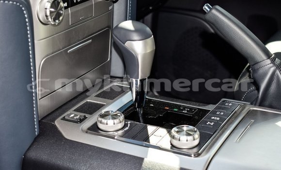 Buy New Toyota Land Cruiser Black Car in Amleang in Kampong Speu Province Buy New Toyota Land Cruiser Black Car in Amleang in Kampong Speu Province