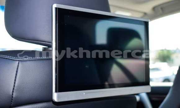 Buy New Toyota Land Cruiser Black Car in Amleang in Kampong Speu Province Buy New Toyota Land Cruiser Black Car in Amleang in Kampong Speu Province