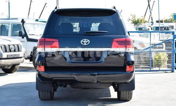 Buy New Toyota Land Cruiser Black Car in Amleang in Kampong Speu Province Buy New Toyota Land Cruiser Black Car in Amleang in Kampong Speu Province
