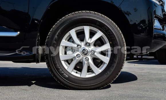 Buy New Toyota Land Cruiser Black Car in Amleang in Kampong Speu Province Buy New Toyota Land Cruiser Black Car in Amleang in Kampong Speu Province