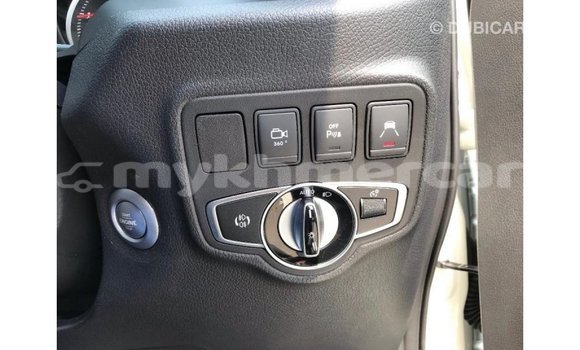 Acheter Import Voiture Mercedes-Benz 250 Blanc à Import - Dubai, Kampot Province Acheter Import Voiture Mercedes-Benz 250 Blanc à Import - Dubai, Kampot Province