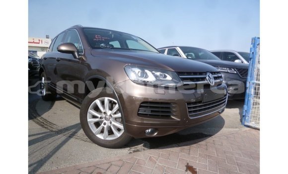Buy Import Volkswagen Touareg Brown Car in Import - Dubai in Kampot Province