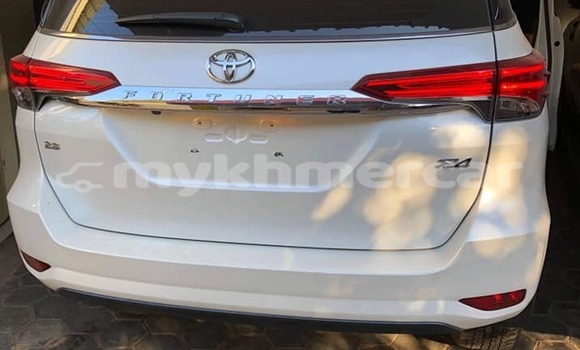 Buy Used Toyota Fortuner White Car in Phnom Penh in Phnom Penh Buy Used Toyota Fortuner White Car in Phnom Penh in Phnom Penh