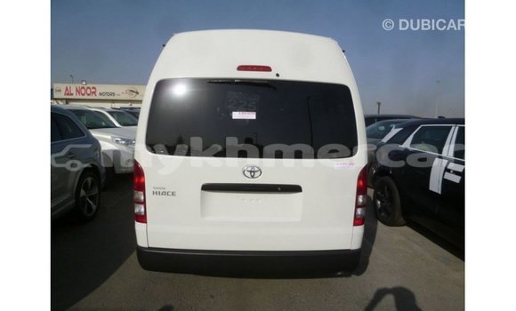 Acheter Import Voiture Toyota Hiace Blanc à Import - Dubai, Kampot Province Acheter Import Voiture Toyota Hiace Blanc à Import - Dubai, Kampot Province