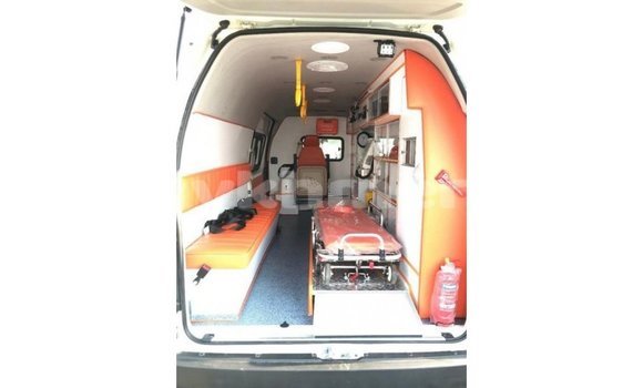 Acheter Import Voiture Toyota Hiace Blanc à Import - Dubai, Kampot Province Acheter Import Voiture Toyota Hiace Blanc à Import - Dubai, Kampot Province