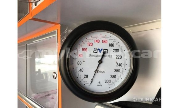 Acheter Import Voiture Toyota Hiace Blanc à Import - Dubai, Kampot Province Acheter Import Voiture Toyota Hiace Blanc à Import - Dubai, Kampot Province