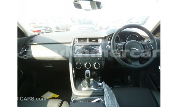 Acheter Import Voiture Jaguar E-Pace Blanc à Import - Dubai, Kampot Province Acheter Import Voiture Jaguar E-Pace Blanc à Import - Dubai, Kampot Province