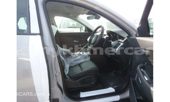Acheter Import Voiture Jaguar E-Pace Blanc à Import - Dubai, Kampot Province Acheter Import Voiture Jaguar E-Pace Blanc à Import - Dubai, Kampot Province