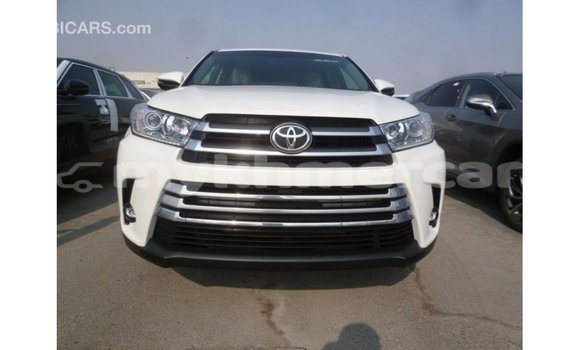 ទិញ នាំចូល Toyota Kluger White ឡាន} ក្នុង Import - Dubai ក្នុង Kampot Province ទិញ នាំចូល Toyota Kluger White ឡាន} ក្នុង Import - Dubai ក្នុង Kampot Province