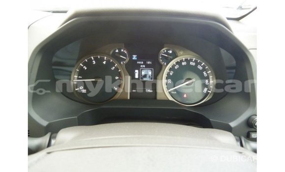 Acheter Import Voiture Toyota Prado Blanc à Import - Dubai, Kampot Province Acheter Import Voiture Toyota Prado Blanc à Import - Dubai, Kampot Province