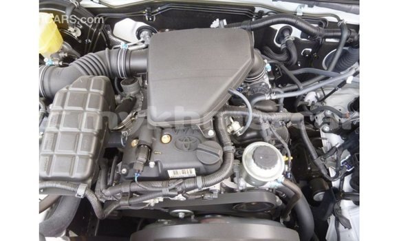 Acheter Import Voiture Toyota Prado Blanc à Import - Dubai, Kampot Province Acheter Import Voiture Toyota Prado Blanc à Import - Dubai, Kampot Province