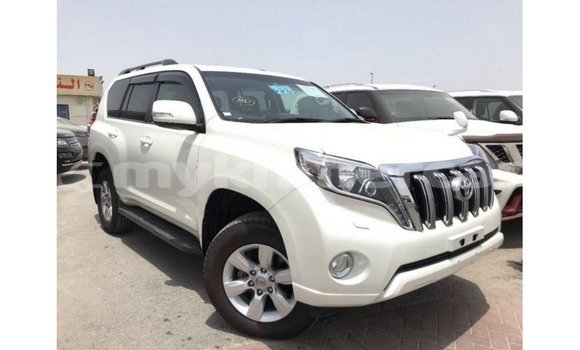 Acheter Import Voiture Toyota Prado Blanc à Import - Dubai, Kampot Province Acheter Import Voiture Toyota Prado Blanc à Import - Dubai, Kampot Province