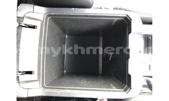 Acheter Import Voiture Toyota Prado Blanc à Import - Dubai, Kampot Province Acheter Import Voiture Toyota Prado Blanc à Import - Dubai, Kampot Province