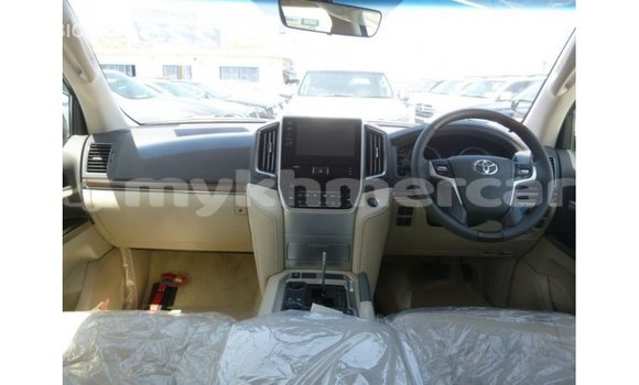 Buy Import Toyota Land Cruiser White Car in Import - Dubai in Kampot Province Buy Import Toyota Land Cruiser White Car in Import - Dubai in Kampot Province